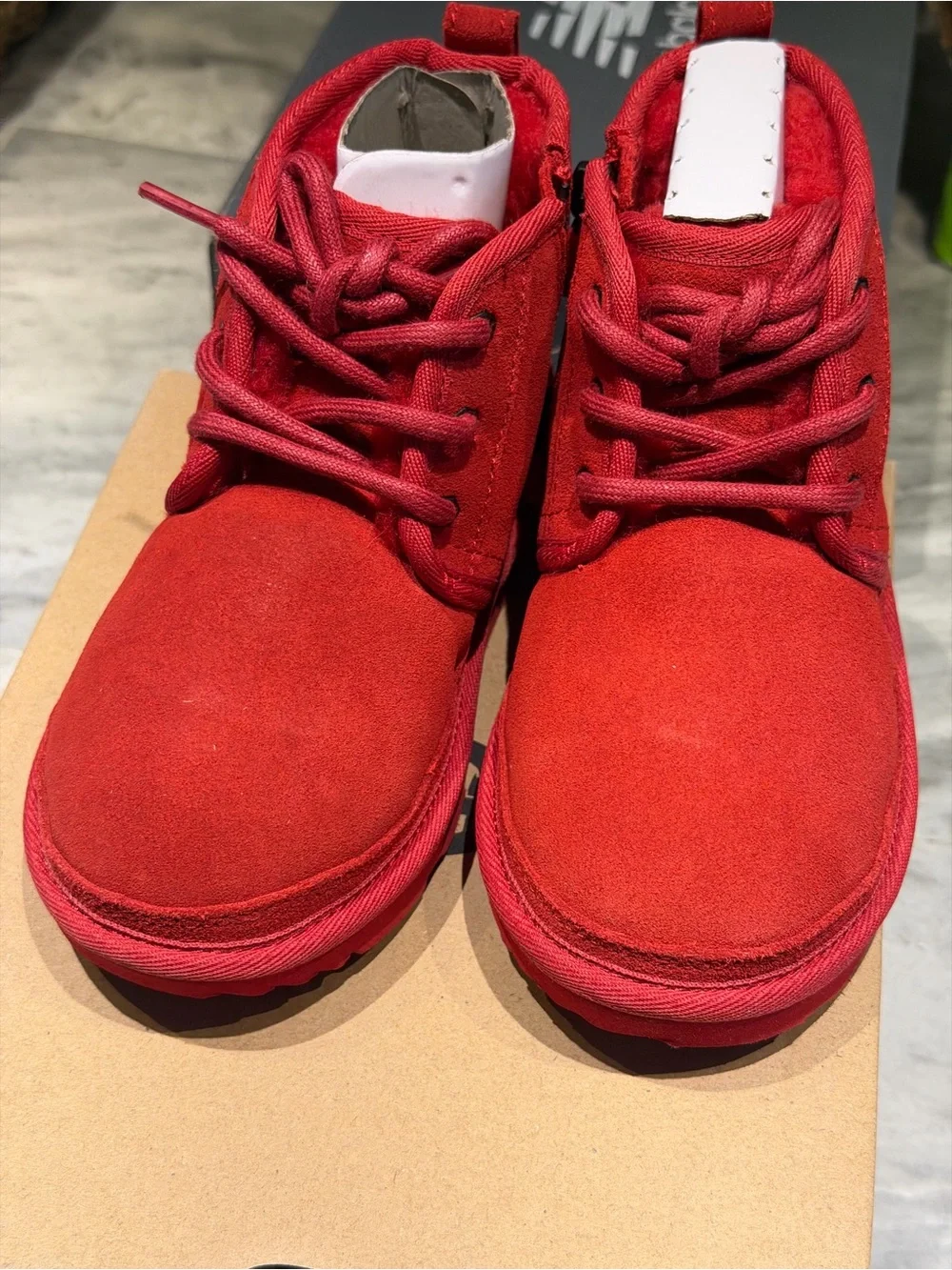 UGG Kids Red Suede Lace-Up Ankle Boots t neumell ll